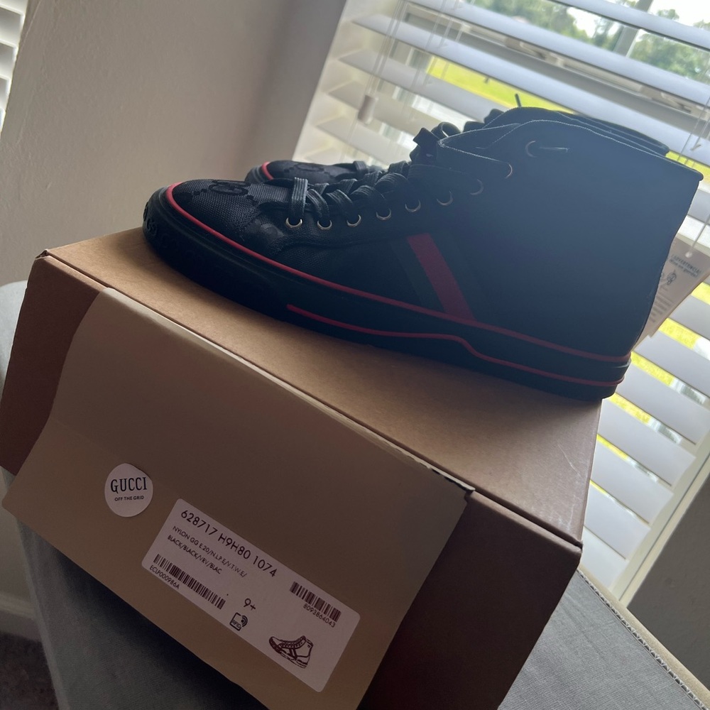 Gucci Sneakers , Size 10